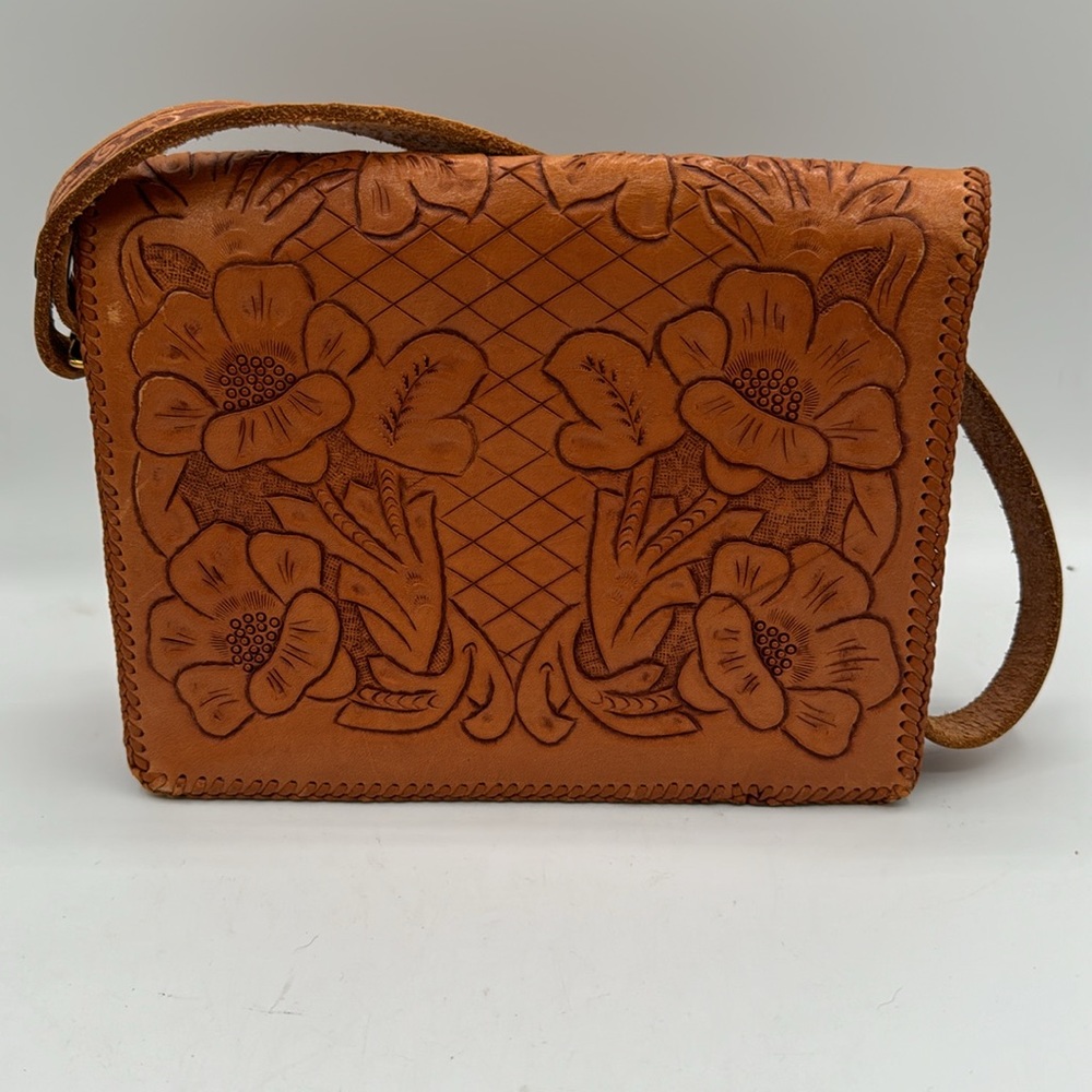 Hand tooled leather handbag. - Picture 3 of 9
